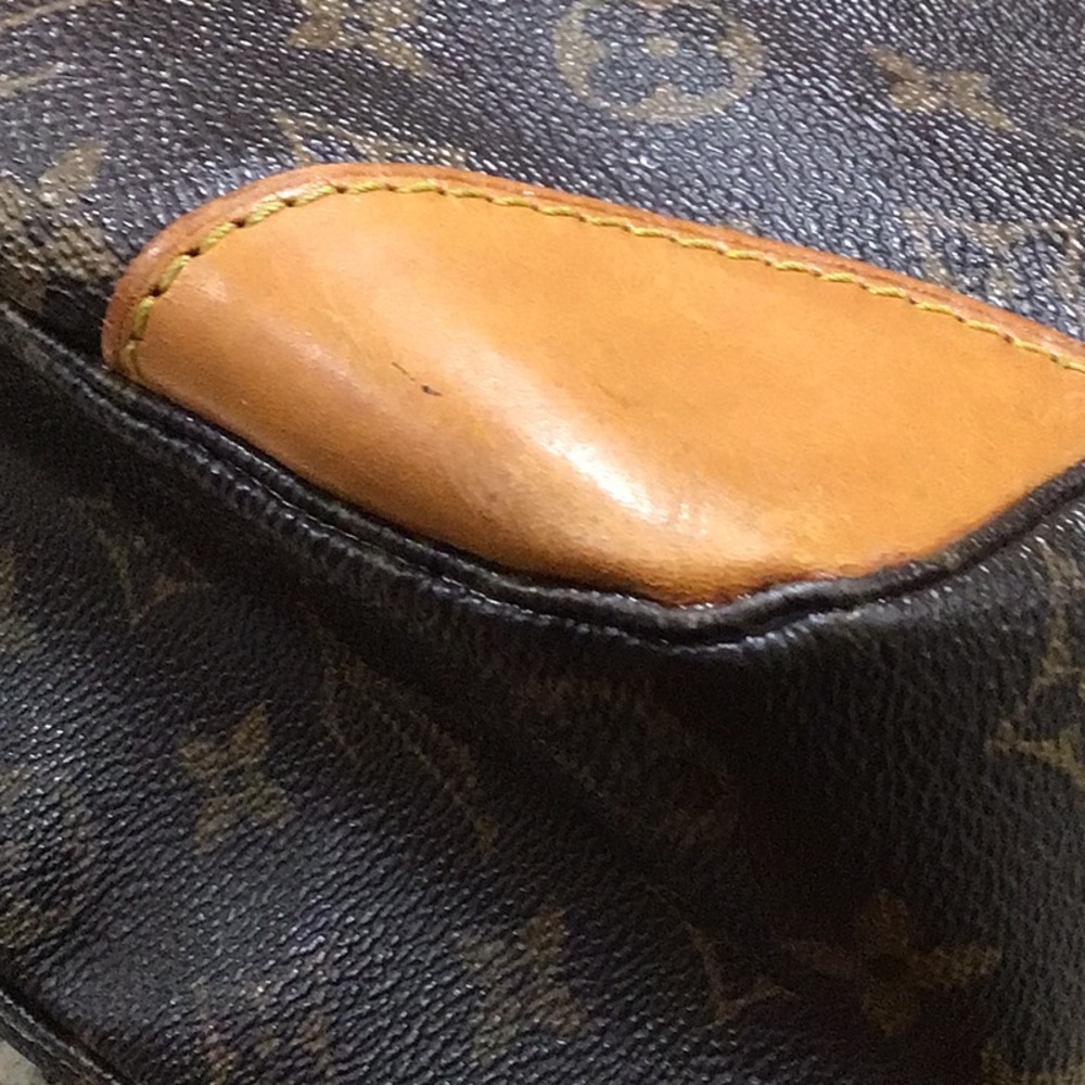 Louis Vuitton Boulogne Handbag - Picture 13 of 16